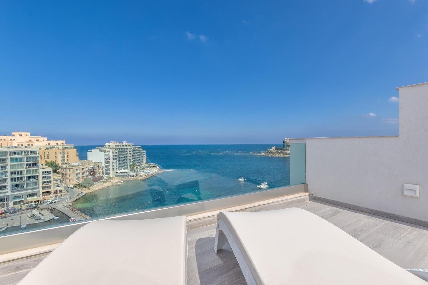 The Penthouse Apartment Saint Julian's Екстериор снимка