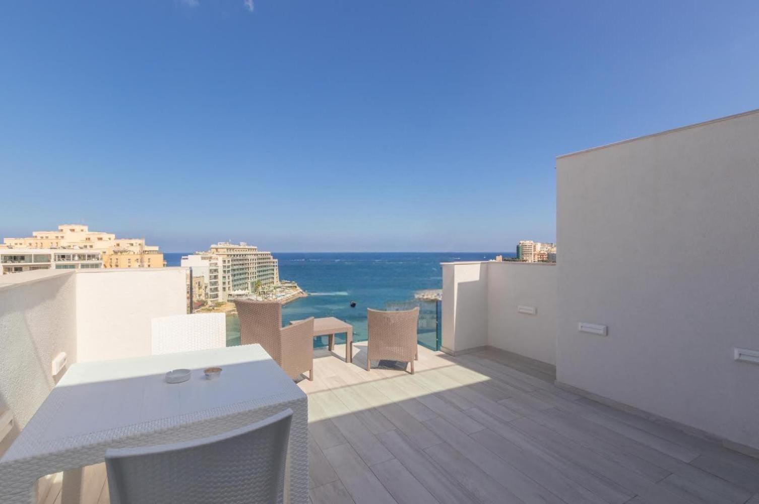 The Penthouse Apartment Saint Julian's Екстериор снимка
